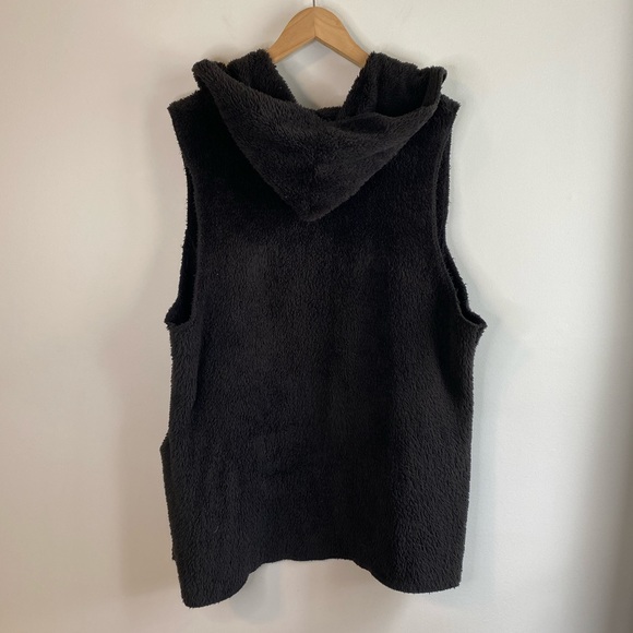 Honey Punch Sherpa Faux Fur Hooded Vest w Pockets - Picture 2 of 6